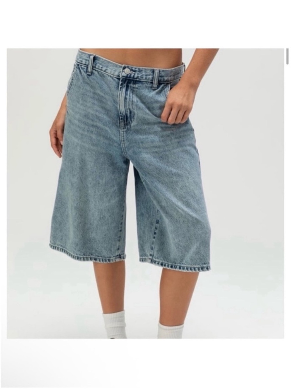 🆕- Tilly's RSQ Womens Low Rise Carpenter Jorts. Size: 30